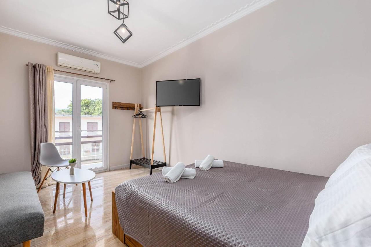 Luna Solari Apartment Mantouki Buitenkant foto